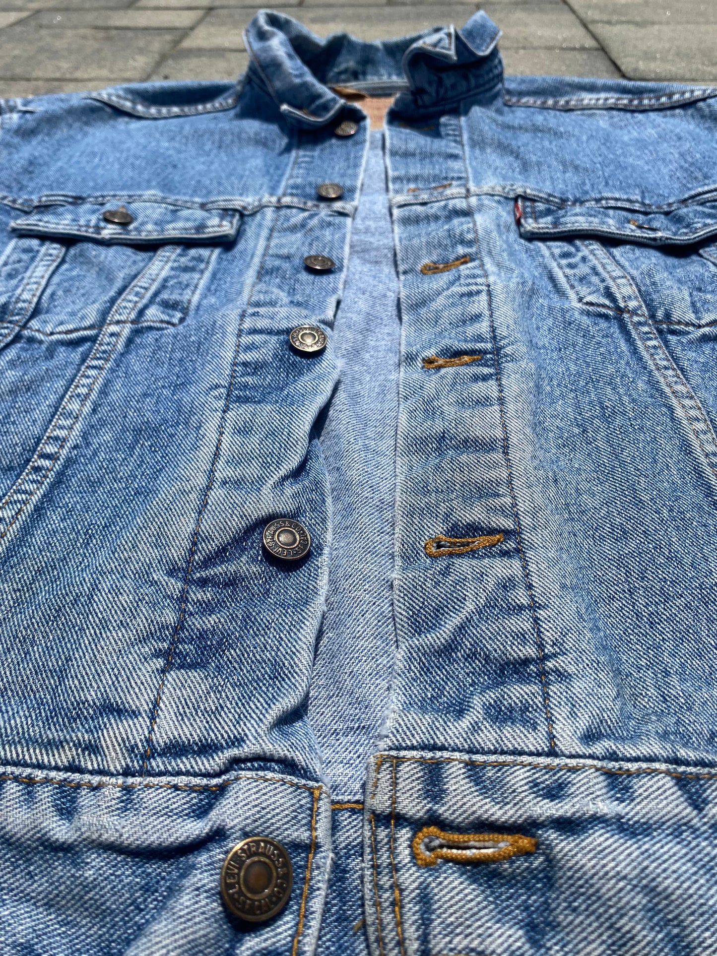 Levi stauss Vintage 90's Demin Trucker Jacket Medium Wash 70507 4890 Mens Large