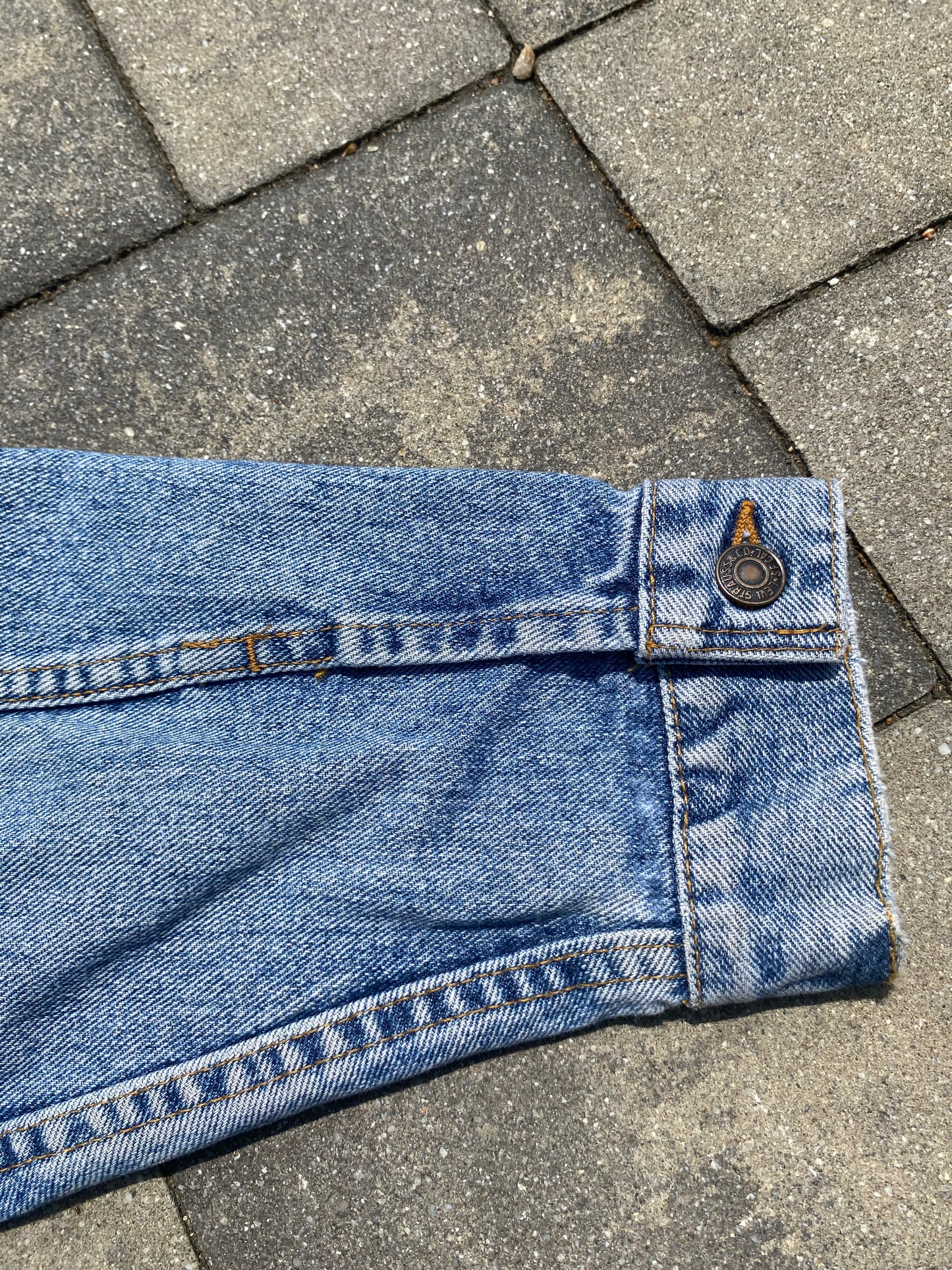 Levi stauss Vintage 90's Demin Trucker Jacket Medium Wash 70507 4890 Mens Large